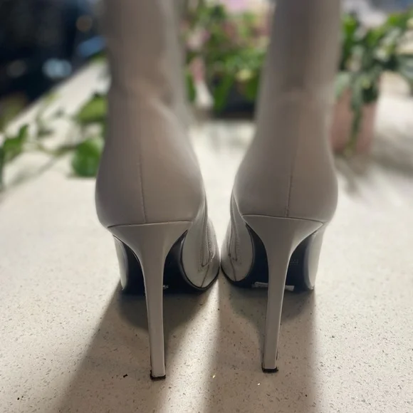 Tony Bianco White Leather Ankle Boots - Picture 5 of 16